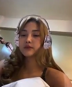 Viral Selebgram Cybel Cantik Maen Buka Bukaan Saat Live
