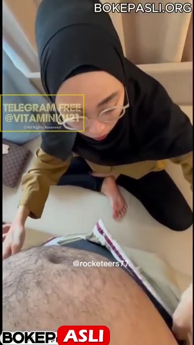 Bokep Indo Istri Yang Cantik Memnui Kemauan Suami